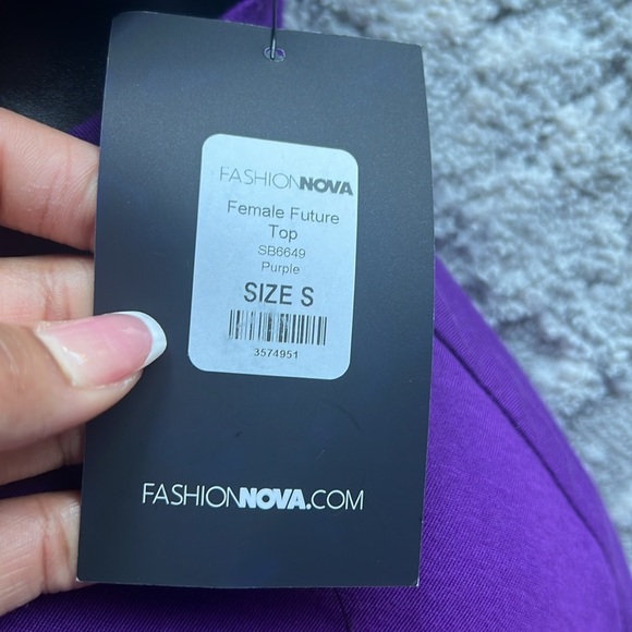 Fashion Nova ova The Female Is Future Top - Picture 2 of 2